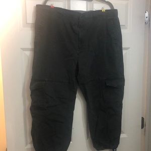 Old navy cargo pants.  Black. Size 2X